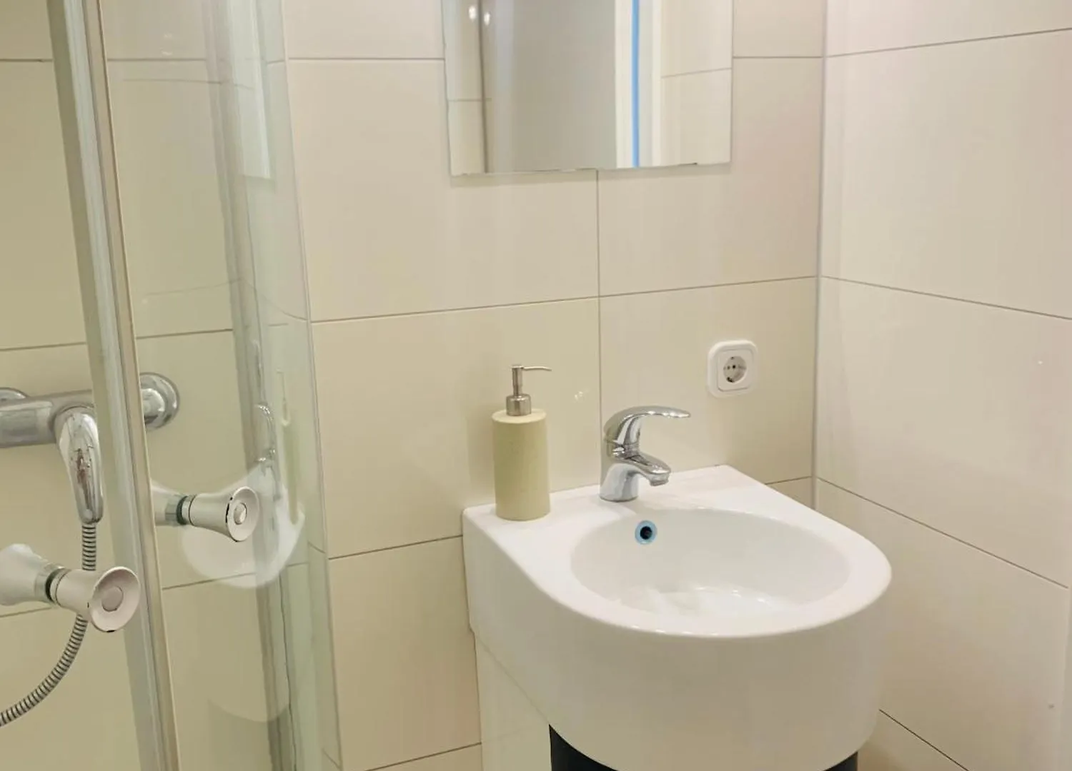 Business Messe Apartment & Wellness Spa Dusseldorf Germany